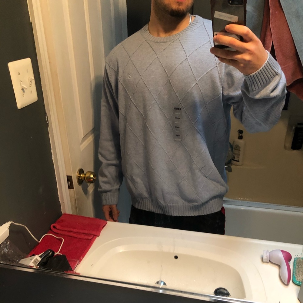 Izod crew neck sweater